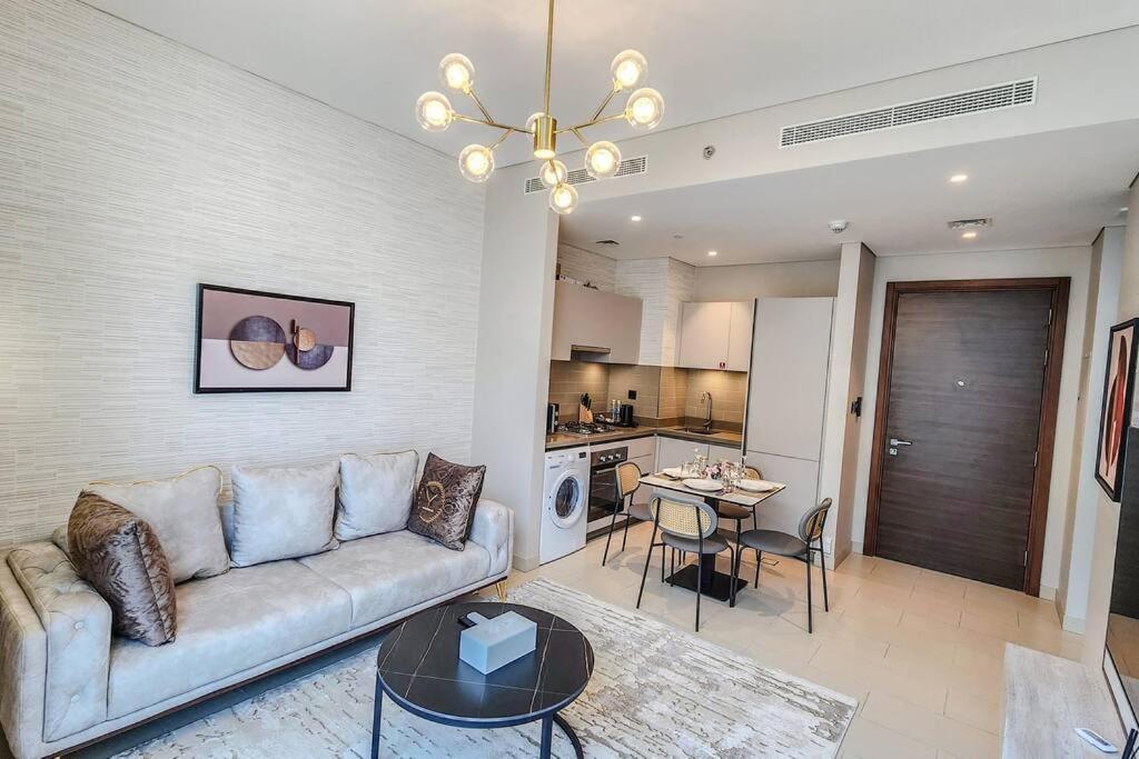 By Latinem Luxury 1br Cvr B3102 Near Burj Khalifa Apartment